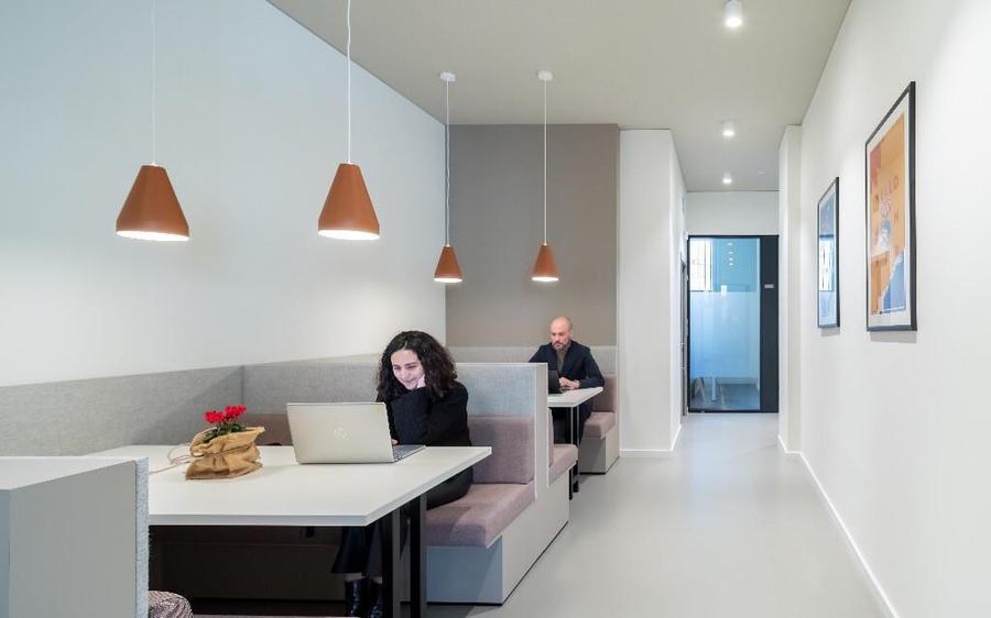 Spa?iu de birou tip open-plan pentru 10 persoane in Regus Iride - 1