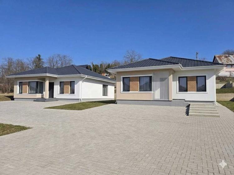 De vanzare CASA parter - 1