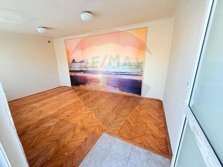 Casă de vanzare cu curte | 4 camere | Zona Gorjului | Teren generos - 12