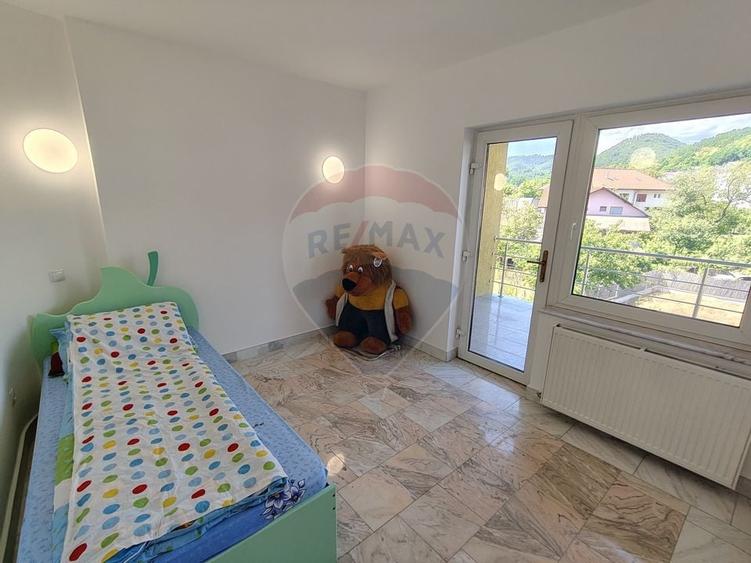 DE ÎNCHIRIAT – Spațiu comercial generos P+2 în zonă Centrală - 10