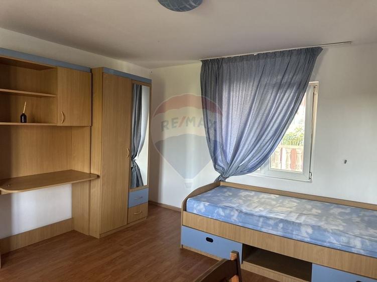 Casa spatioasa in Ciritei, gata de mutat - 12