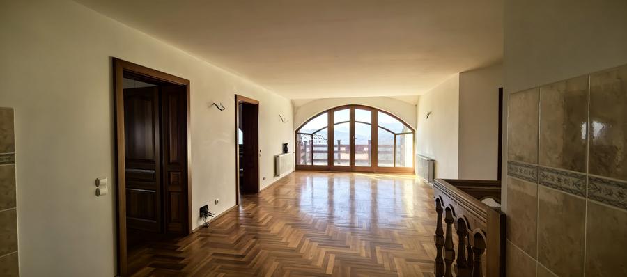 Vila/Pensiune 620mp  , teren generos 3862mp , priveliste de top , neopturata - 16