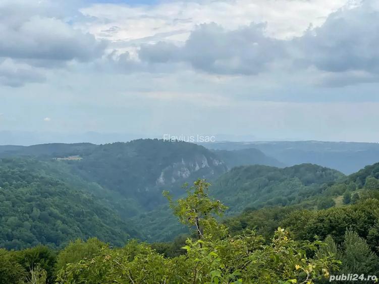 Loc casa , cu sura mare la munte in com Batrana