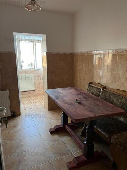 Husi. Centru. 3 camere. Etaj 3 din 4 - 10