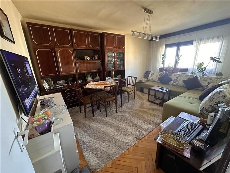 Decomandat cu 2 bai, linga Shopping Cyti - 1