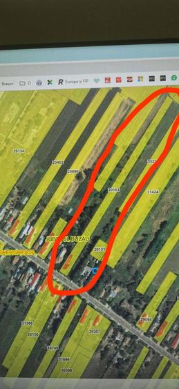 Casa caramida - com Ghergheasa, jud Buzau la 10 km de autostrada, cu 3 focuri de gaz + teren 3500 mp - 35.000 euro (neg). Telefon: 0726824858 - 4