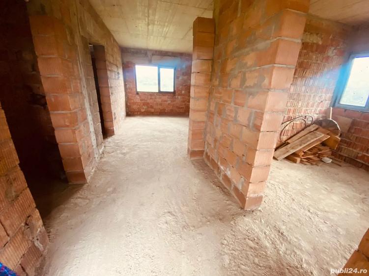 vand vila la ro?u la 4 km de Roman - 5