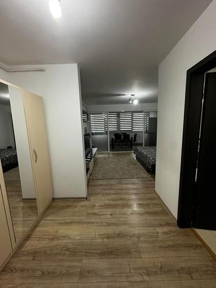 Inchiriez garsoniera - 2