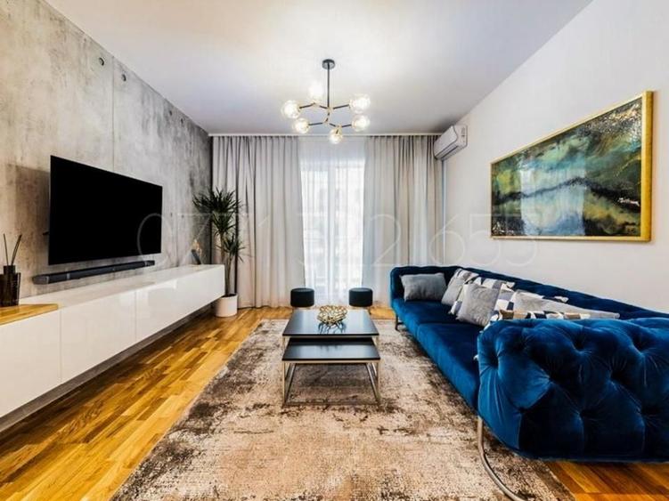 Expoxitiei Piata Presei Libere 1 Mai  Parcare - 2