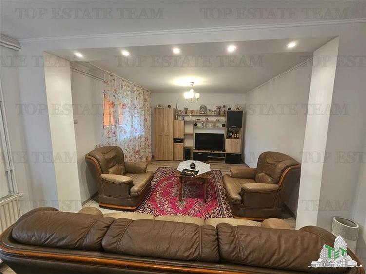 Casa la curte cu garaj dublu langa Padurea Rosu - 2