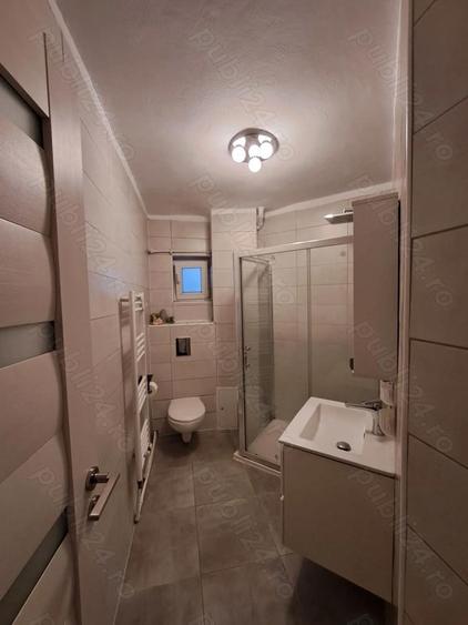 Proprietar vand apartament 3 camere, decomandat, zona Shopping City - 1