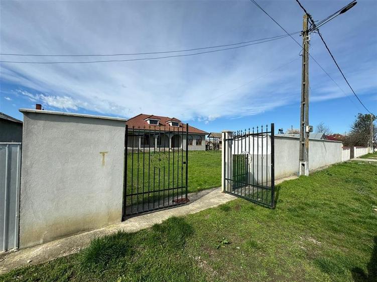 Casa noua de vanzare in Vulturu - Hângulesti 89.000 Euro - 27