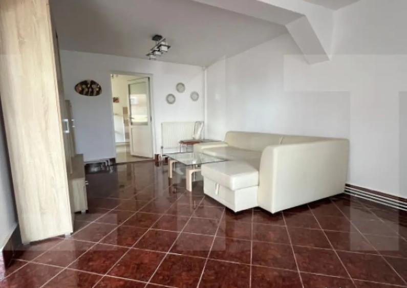 Casa de vanzare, 158 mp, zona Ronat - 1