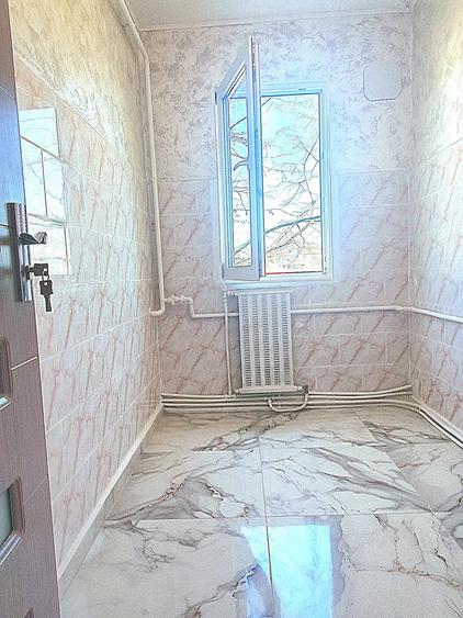 Apartament de vanzare 3 camere ,etajul 3 ,renovat recent - 3