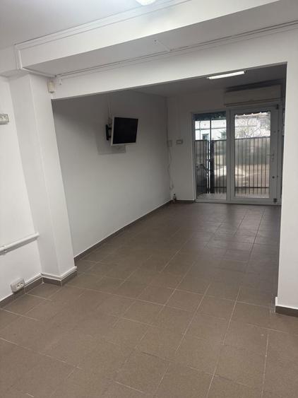 Spatiu de inchiriat ultra central stradal 50mp cu doua parcari - 8