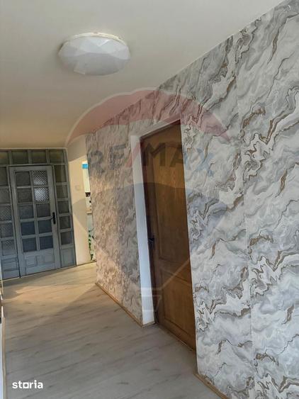 Casa / Vila cu 5 camere de vanzare - 3