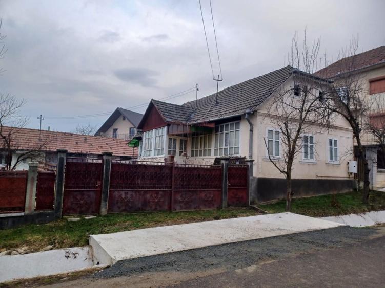 Casa de vanzare la Sic in centru CF - 1