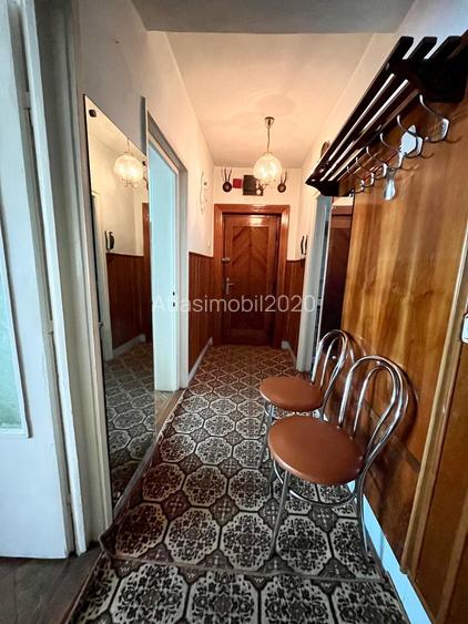 APARTAMENT CU 3 CAMERE ETAJUL 1, DECOMANDAT, ZONA BIG