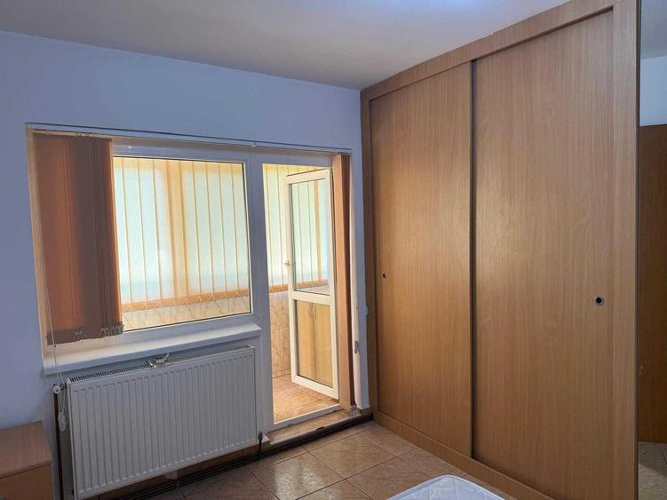 Apartament cu 2 camere decomandat în Berceni