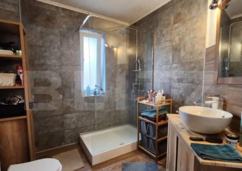 Casa la Platoul Cornesti cu 12 camere cu Piscina Interioara - 12