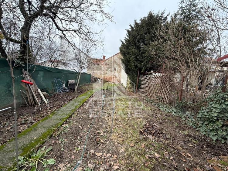 Duplex cu 3 camere, 2 bai, 2 bucatarii, teren 222 mp, zona Elisabetin - 13