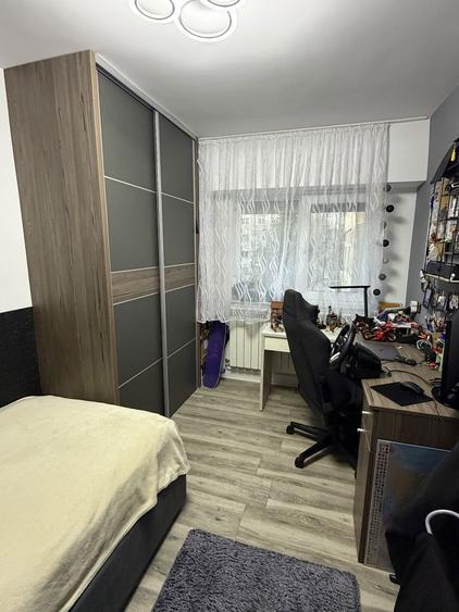 Vand apartament 4 camere decomandat Lux - 2