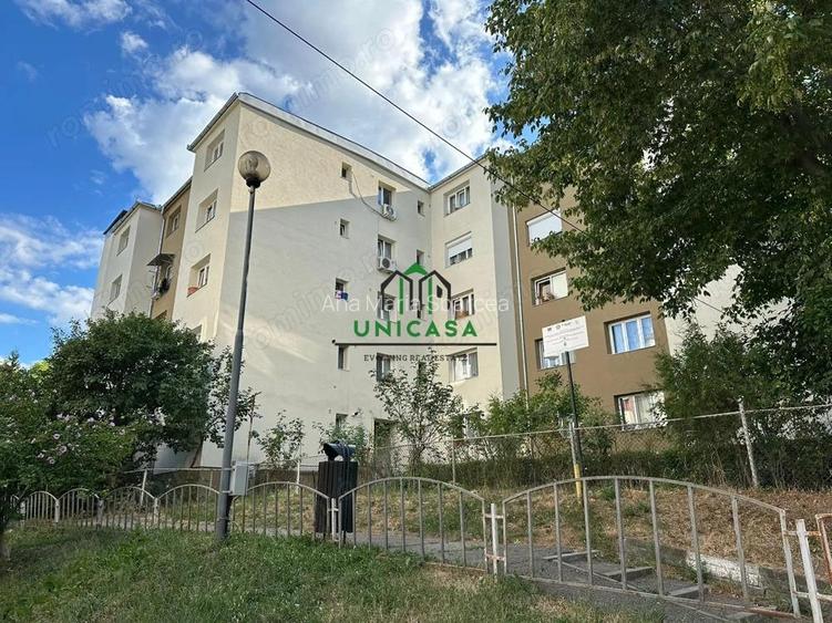 Apartament 3 camere - Zona Petrisor Apartament 3 camere - Zona Petrisor