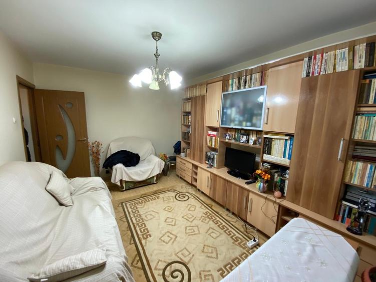 Persoana fizica închiriez apartament în Nicolina I - 1