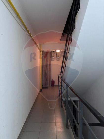 Apartament cu 2 camere de vânzare în zona Central - 2