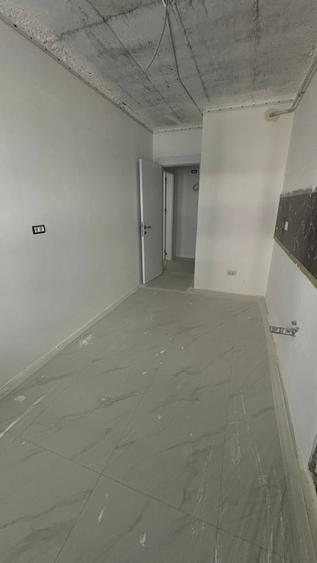 Garsonieră decomandată, etaj 2, bloc nou, M. Apărătorii Patriei - 3