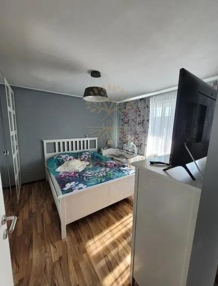 Apartament cu 3 camere decomandat în Ozana