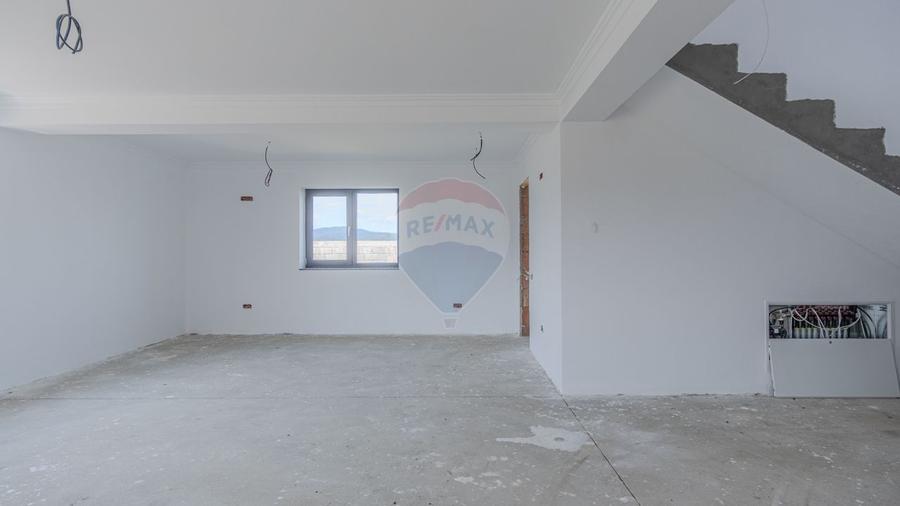 Casa moderna, la cheie, in Cristian - Str. Carpati - 9