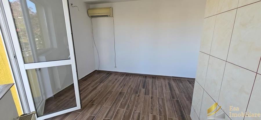 Spațiu comercial, de 120 mp, în Central