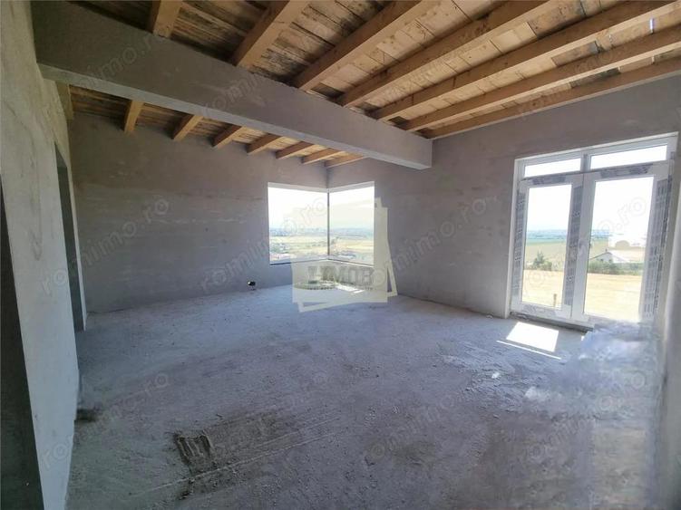 Casa cu 4 camere 2 bai 180 mpu in zona Sura Mare - 1