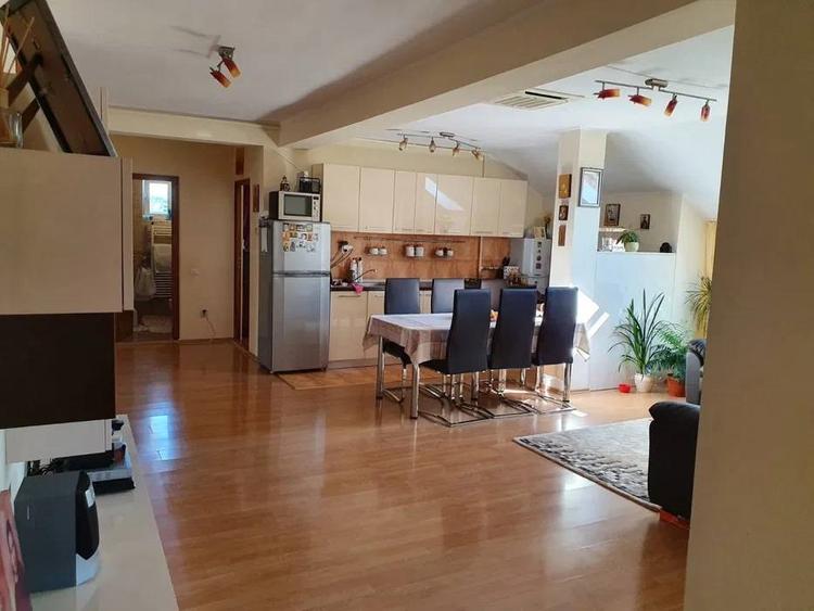 Apartament cu 3 camere decomandate, confort sporit, finisat modern, mobilat si utilat, cu parcare, 2 - 6