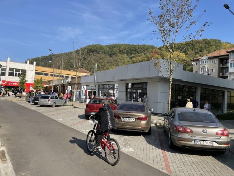 Inchiriez spatiu comercial central 500m2 - 4