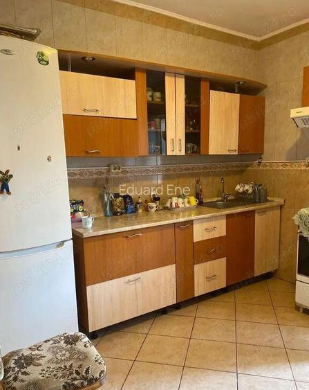 Apartament 4 camere, 2 bai, 2 balcoane Decomandat, 90...