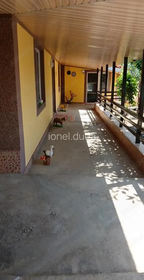 Casa de vanzare