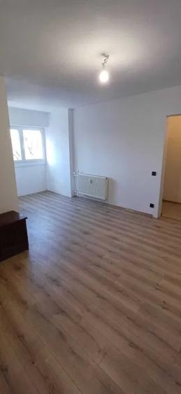 Apartament 3 camere, 49 mp, semidecomandat, Aparatorii Patriei - 4