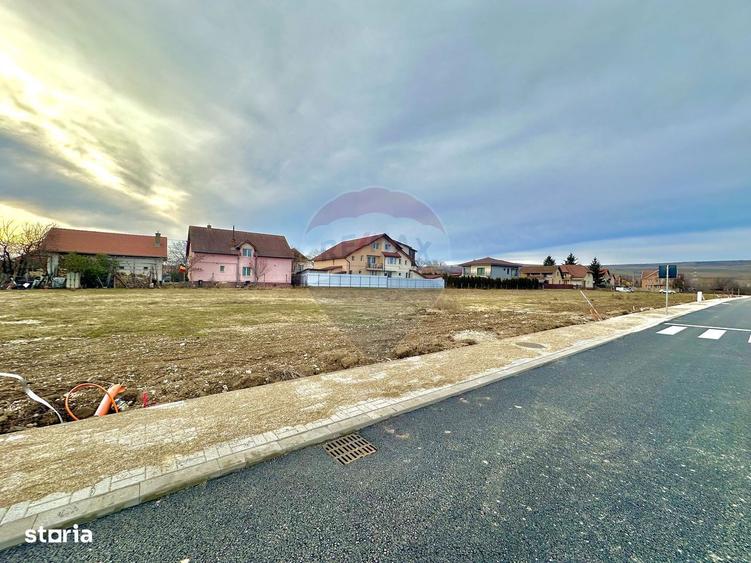 Teren construibil de vanzare in Someseni! Liu! 600 MP - 2
