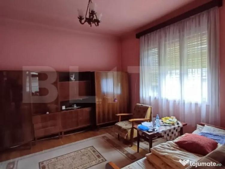Casa renovabila cu 2 spatii comerciale, 416.6 mp, teren de 7 - 5