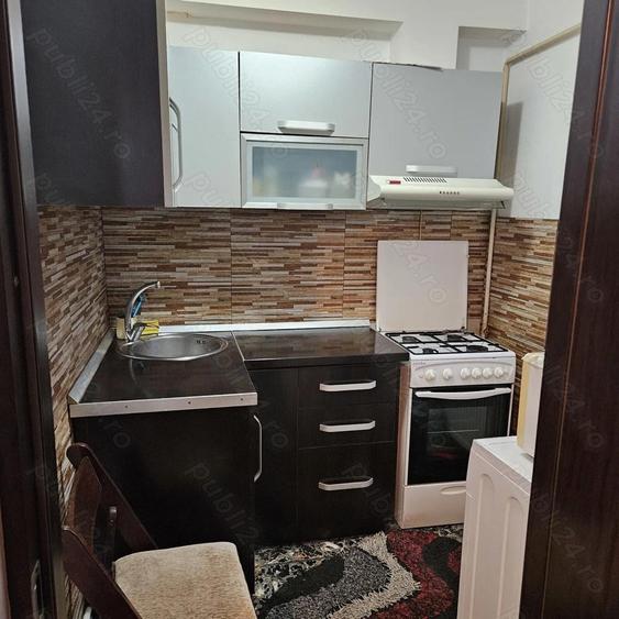 Apartament cu 3 camere de vanzare - 1