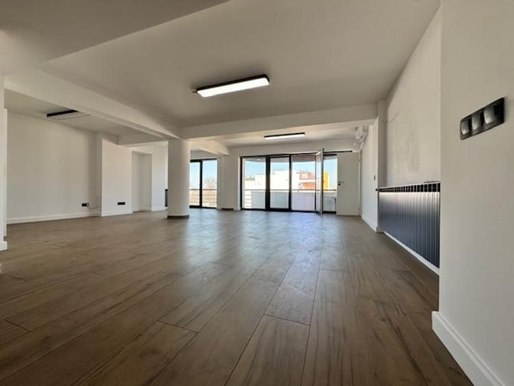 1 MAI - EXCLUSIVE OFFICE BUILDING - 3