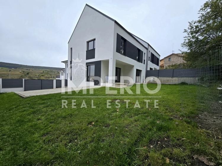 Duplex modern intr-o oaza de liniste pentru familia ta! - 1