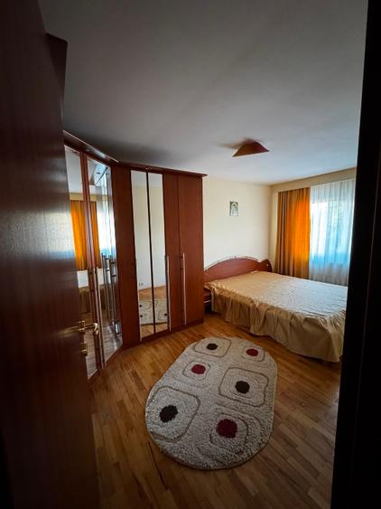 Inchiriez apartament cu 3 camere - 2