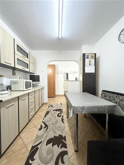 Apartament 3 camere, Spatios, zona Tomis 2 - 12