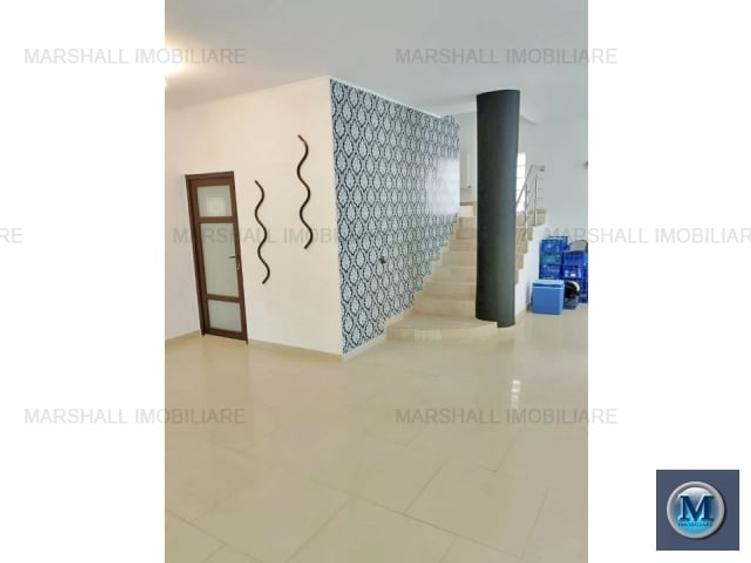 Casă cu 8 camere cu Canalizare în Ultracentral