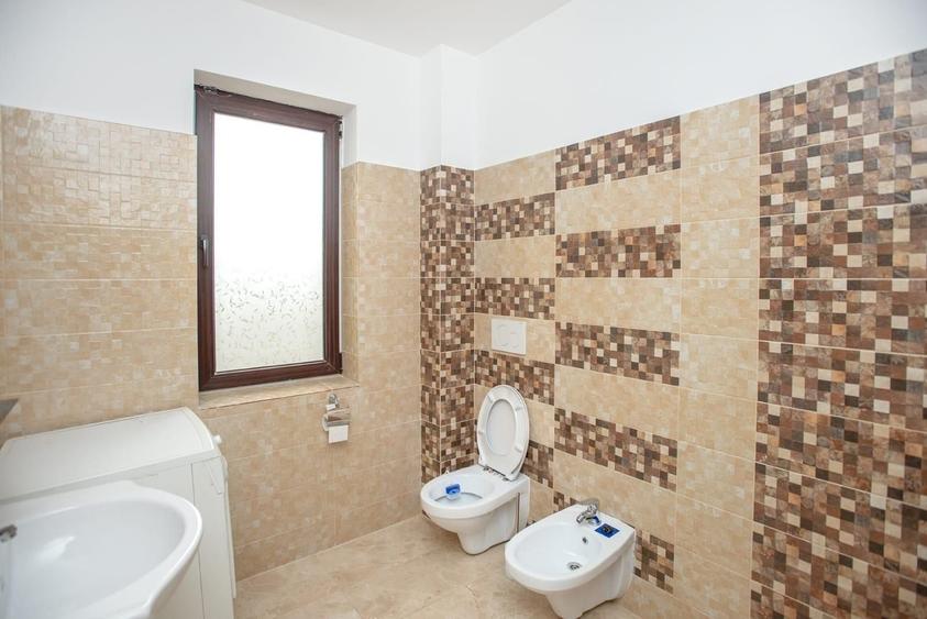 Casă cu 4 camere cu Teren 700 Mp în Central