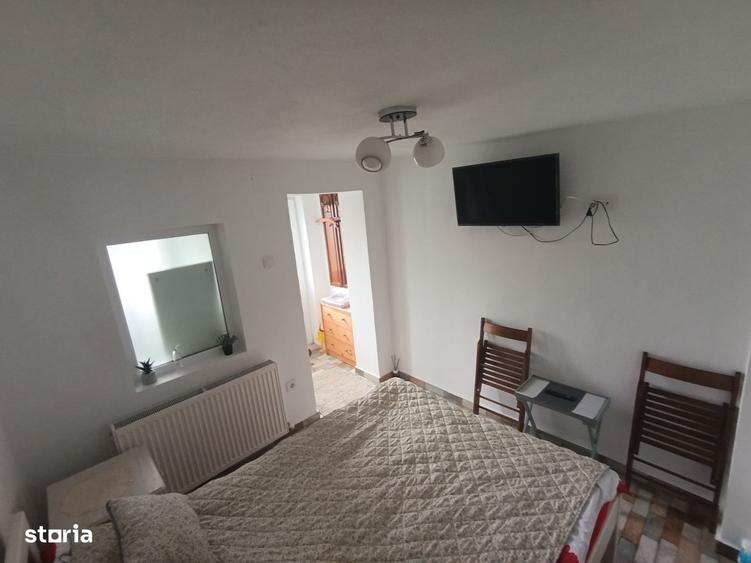 Casă cu 4 camere decomandat în Central
