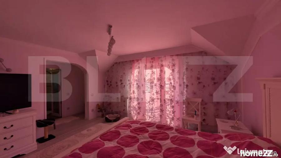 Casă cu 5 camere cu Teren 3837 Mp în Central